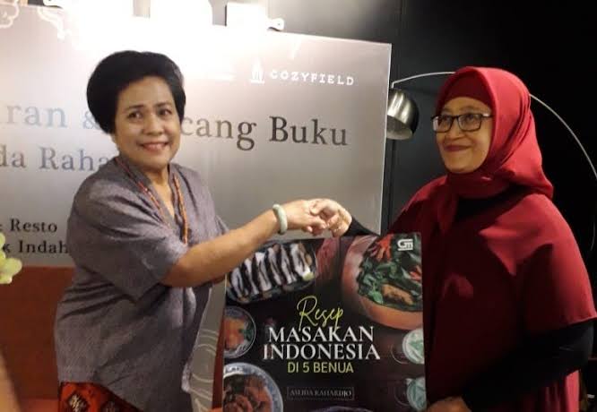 Aslida Rahardjo and her worldwide traditional recipes