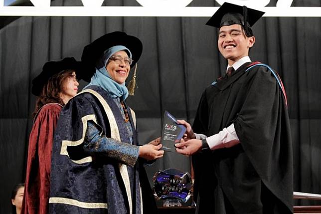 Jokowi's son Kaesang Pangarep graduates from SUSS, lauded with entrepreneurship award
