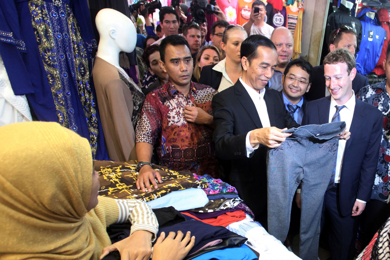 Under a destination principle rule in VAT, a country can tax goods or services that are consumed in the country regardless of the origin of the sellers (either residents or nonresidents). However, the application of destination principle and VAT collection from nonresident sellers is not easy, considering the fact that they can run their business and sell goods or services without having a physical presence.