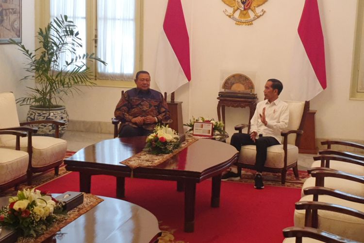 Jokowi, Yudhoyono meet, talk possible merger for upcoming Cabinet