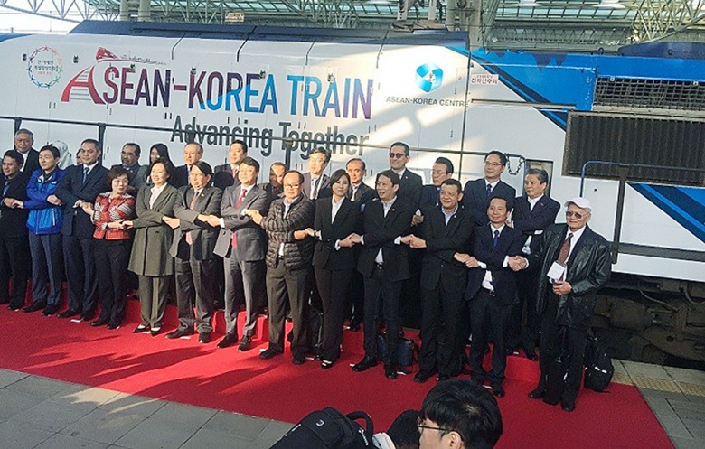 South Korea awaits Jokowi’s attendance at ASEAN-Korea Summit