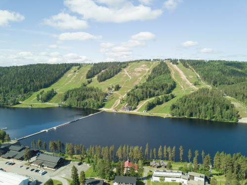 Can't afford to travel? Guests who go green at a new Finnish resort could reap a steep discount by curbing their emissions, preserving both their budget and the environment.