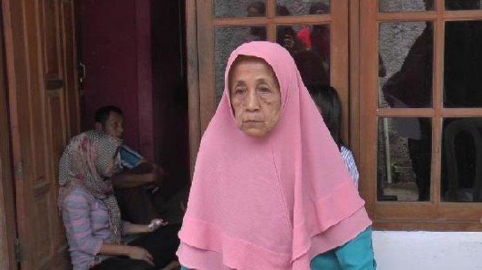 Arpah, a 63-year-old woman unintentionally sold her property for only Rp 300,000 (US$21) to her neighbor in Beji, Depok, West Java, because of her illiteracy.  