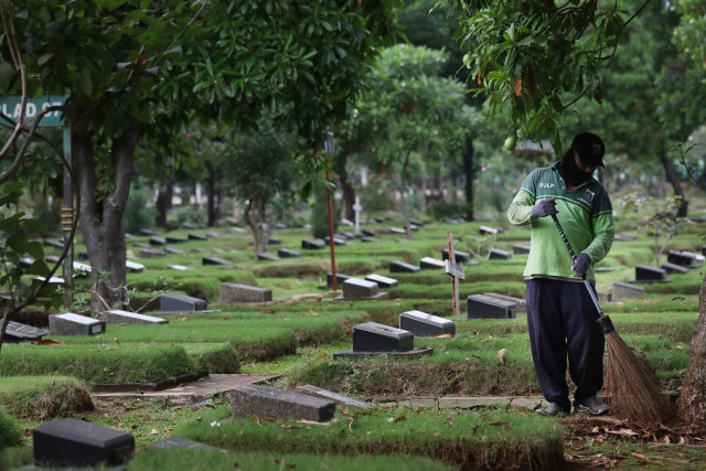 Jakartans opt for prepaid funeral plans amid concerns over growing individualism in society