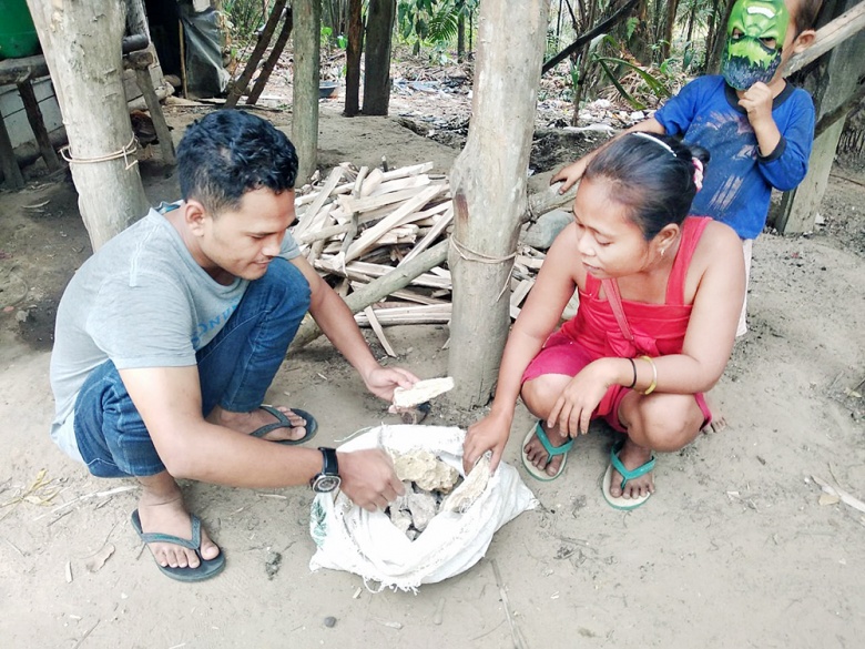 Tag Batin Sembilan Tribe The Jakarta Post<script async src=