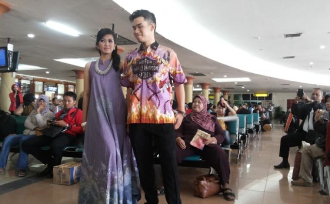 Fashion at the airport: Yogyakarta promotes batik in Adisutjipto 