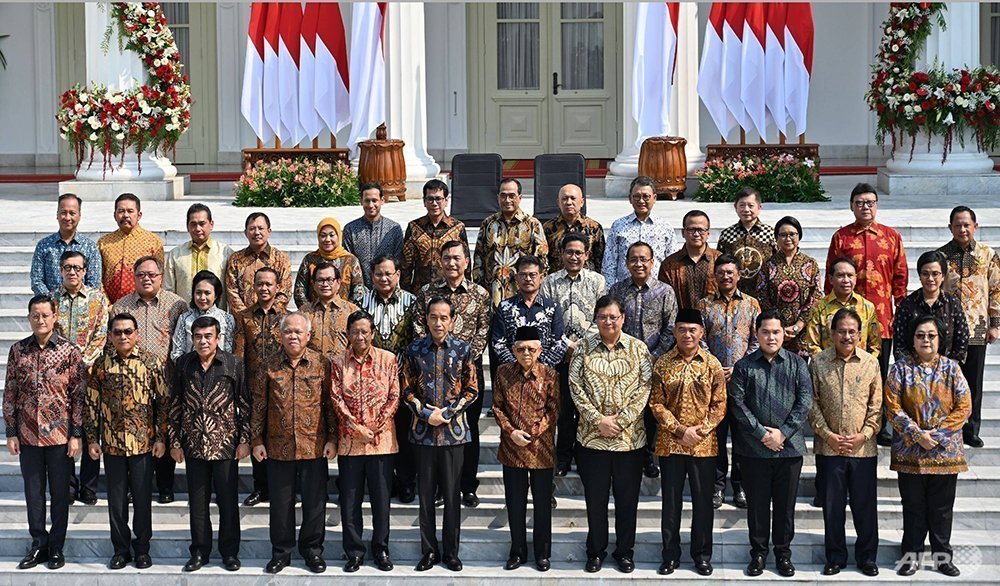 Jokowi gives coordinating ministers &lsquo;veto power&rsquo; to streamline regulation