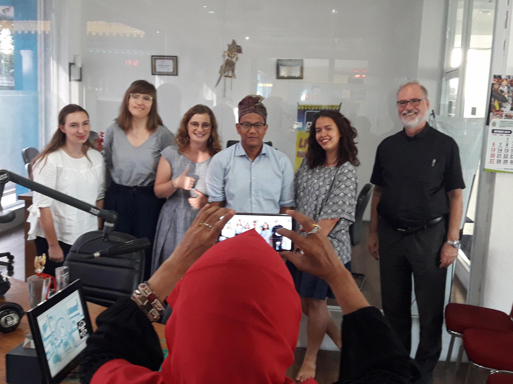 German journalists train blind students in North Sumatra