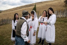 Chinese tourists say 'I do' to Serbia