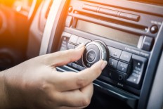 Listening to music while driving may reduce stress caused by traffic