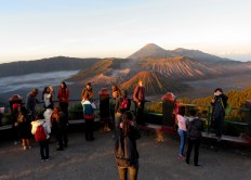 Tourists urged to avoid automatic motorbikes when visiting Mt. Bromo