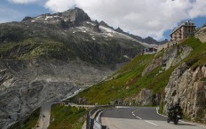 New photos vs old: Comparisons show dramatic Swiss glacier retreat