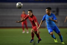 SEA Games start amid glitches, typhoon threat