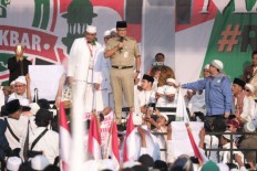 Welcome, governor: Anies greeted by participants of anti-Ahok rally 'reunion'