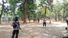 Smoke grenade behind explosion at Monas not ours, police say