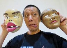 Dance maestro Didik Nini Thowok poses during a performance art fund-raiser at Brawijaya University in Malang, East Java, on Nov. 5.