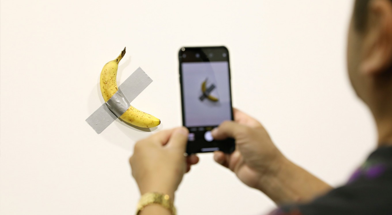 Man eats $120,000 piece of art -- a banana taped to wall