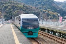 JR East unveils luxury Saphir Odoriko express