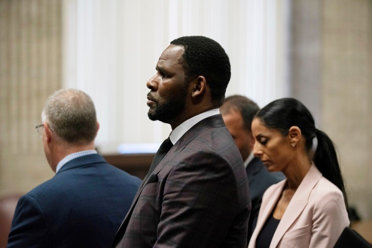 Sex Andien - R. Kelly accused of sex with teen girl in 1990s as indictment is ...