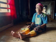  Stretched earlobes: A fading Dayak tradition