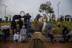 Tourists to Hong Kong fell 53% over Christmas season: Sing Tao