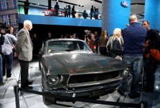 Ford Mustang driven by Steve McQueen in 'Bullitt' sells for $3.4 million