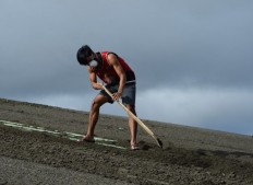 Philippines raises volcano danger level, residents urged to evacuate