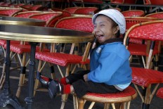 World's shortest man dies in Nepal at 27