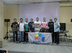 House, labor groups to discuss omnibus bill amid protests