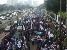 Palace operatives scramble to lobby labor groups over omnibus bill 