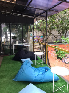 Beanbags are arranged in one corner of Baca di Halaman, a privately managed library in Cilandak, South Jakarta, that offers an escape from the hustle and bustle of life in the capital.