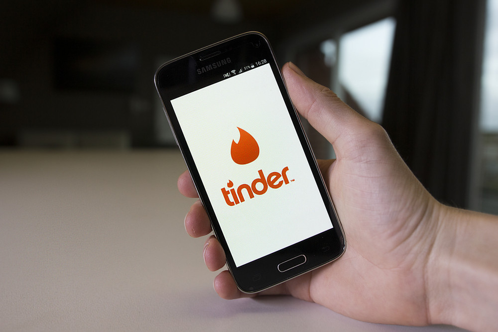 Tinder dating site in Bandung