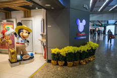 Hong Kong Disneyland closes over China virus fears