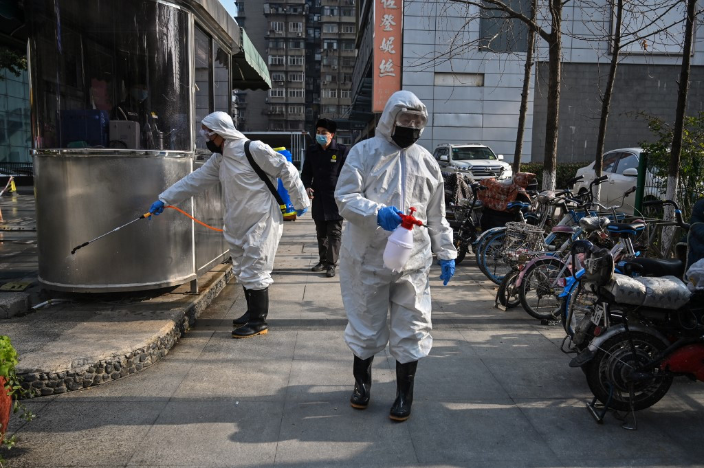 WHO declares global virus emergency after deadliest day for China