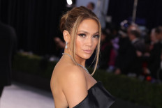  Jennifer Lopez announces engagement to Ben Affleck (again) 