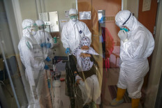 Three hospitals in Riau Islands to welcome Indonesians from Wuhan as locals stage protest