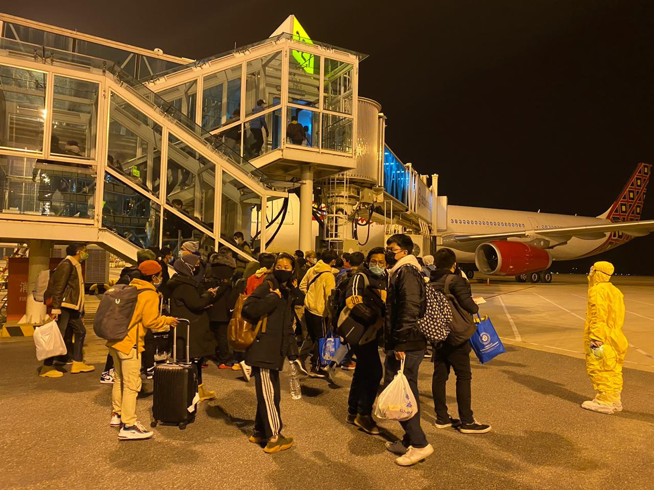 Coronavirus: Indonesians from Wuhan arrive in Batam ...