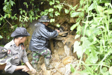 Authorities close down 23 illegal gold mining holes in Bogor