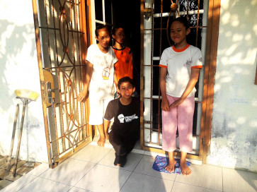 A painter with no hands