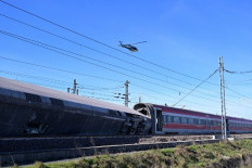 Two train drivers killed in Italy high-speed rail crash 
