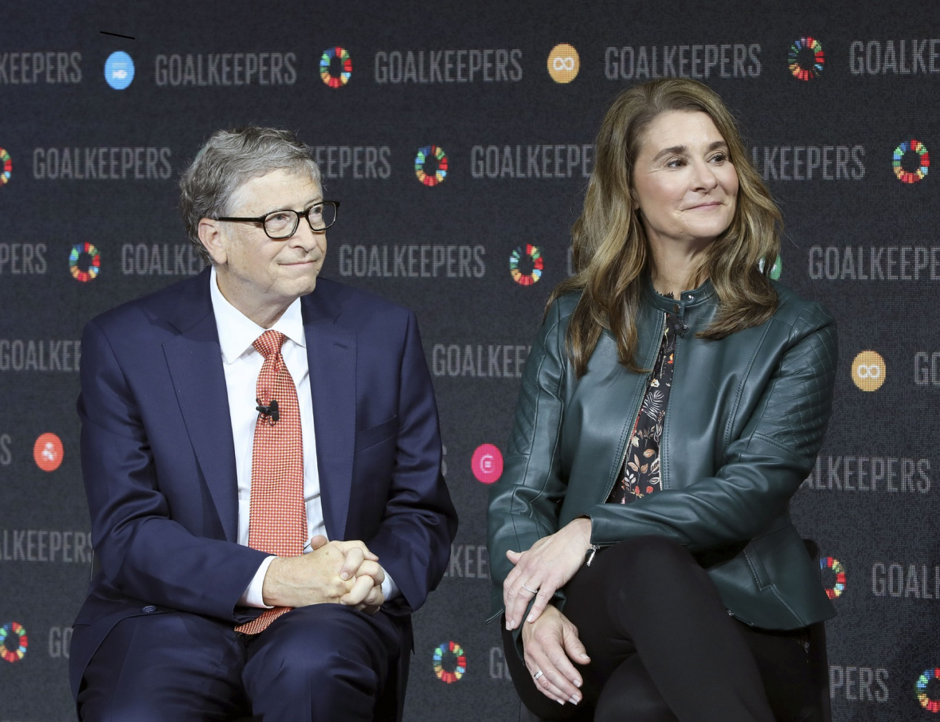 How much did bill gates give to charity in 2018 information