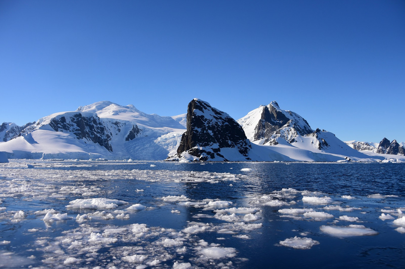 Antarctica sank by 30,000 earthquakes in 3 months, Chilean scientists say – Environment