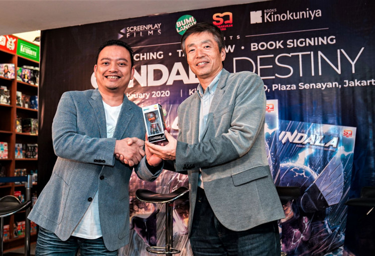 Universe expansion: Bumilangit Enterprise CEO Bismarka Kurniawan (left) and Shogakukan Asia CEO Bunshio Kajiya launch the English edition of 