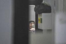 South Sumatra resident put in quarantine for showing symptoms of pneumonia