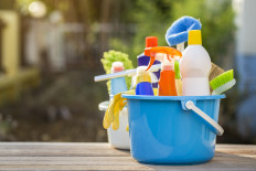 According to a new Canadian study published in the Canadian Medical Association Journal, three-year-olds exposed to chemicals in cleaning products may develop asthma and recurrent wheezing more easily. 
