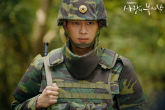 ‘Crash Landing on You’ star Lee Sin-young sues over school bullying rumors