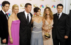 'Friends' cast offers fans chance to join their reunion special