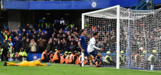 Giroud, Alonso back in favour as Chelsea sink Spurs