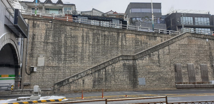 The stairway leading to Jahamun Tunnel in Seoul’s Buam-dong neighborhood was featured in the Oscar-winning movie 'Parasite'. 