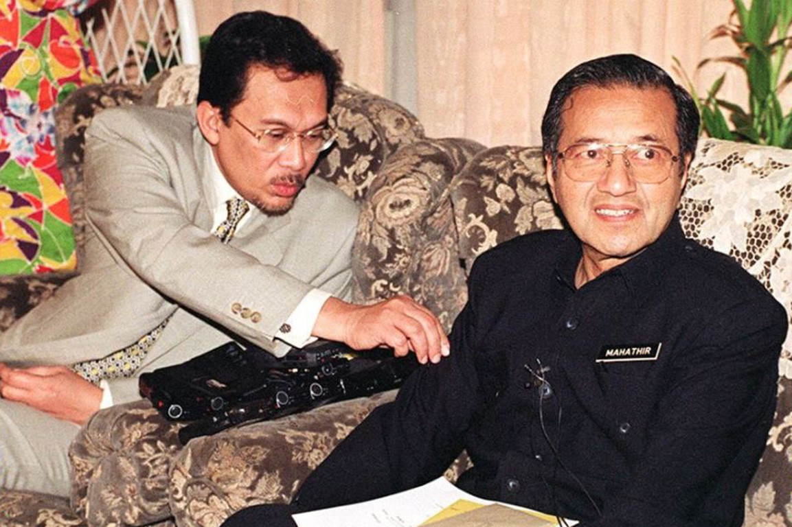 On Again Off Again Feud Between Malaysia S Mahathir And Anwar Ibrahim Se Asia The Jakarta Post